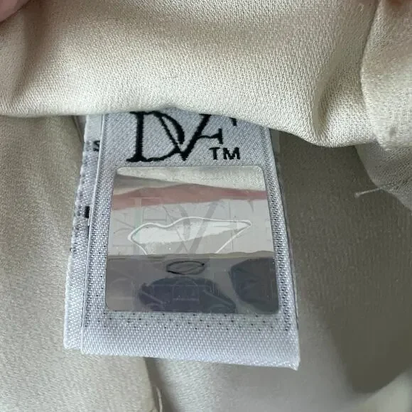 DVF Diane Von Furstenberg Ivory Pleated Blouse Silk Keyhole Neck Size M Medium - Picture 8 of 11
